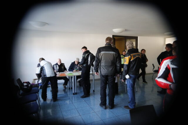 Anmelden beim Secretary Axel